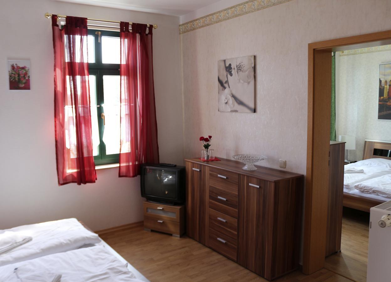 Gasthaus & Pension "Zur Rose" Веймар Екстер'єр фото