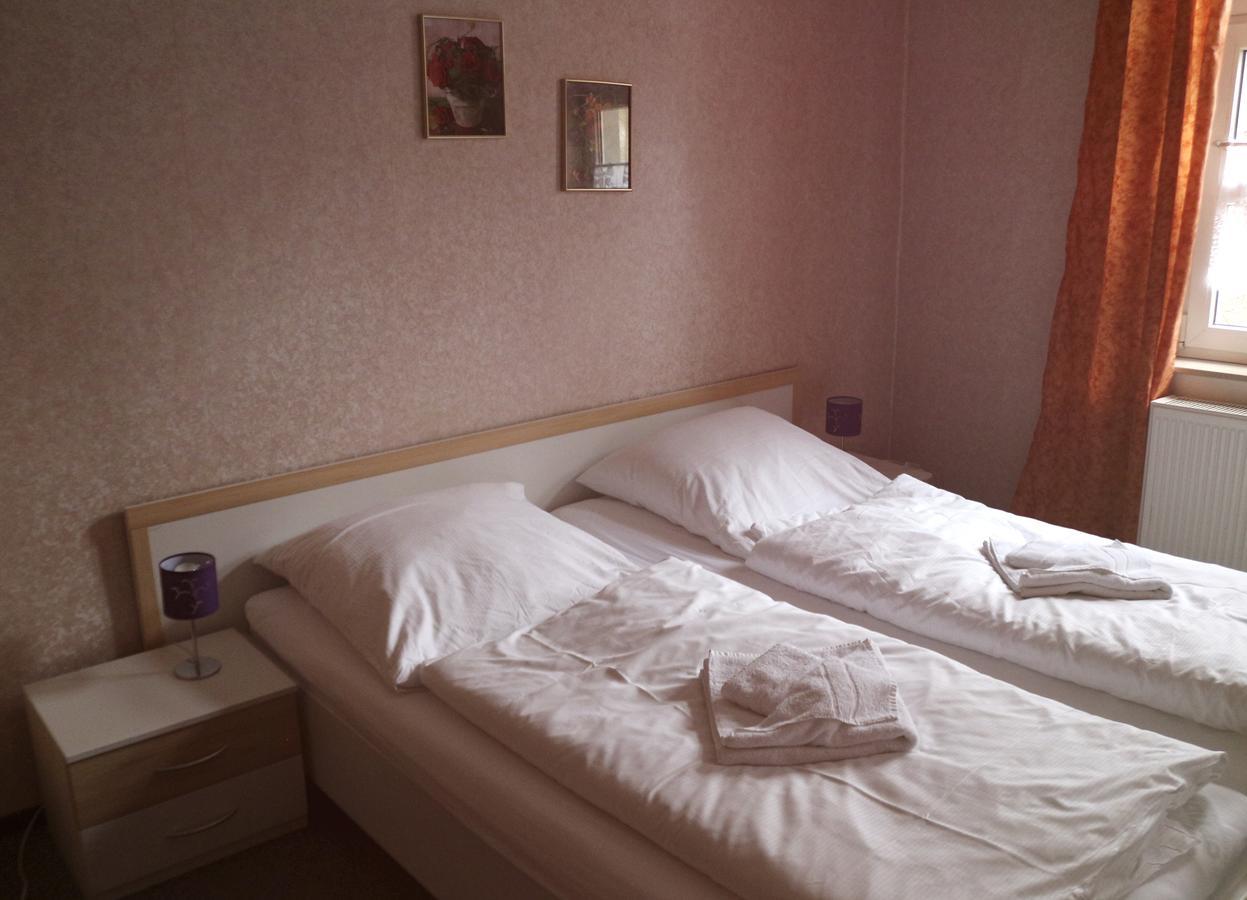 Gasthaus & Pension "Zur Rose" Веймар Екстер'єр фото