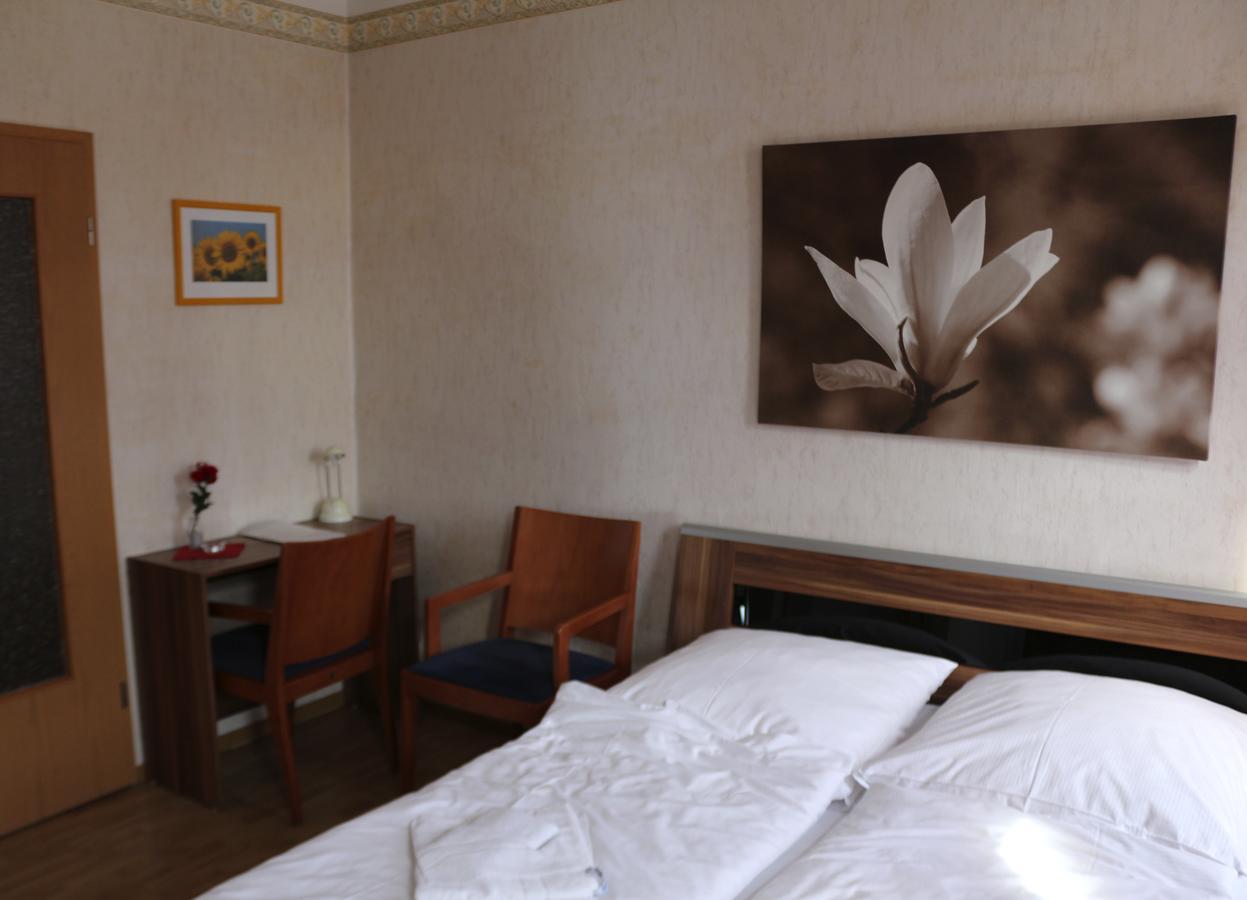Gasthaus & Pension "Zur Rose" Веймар Екстер'єр фото